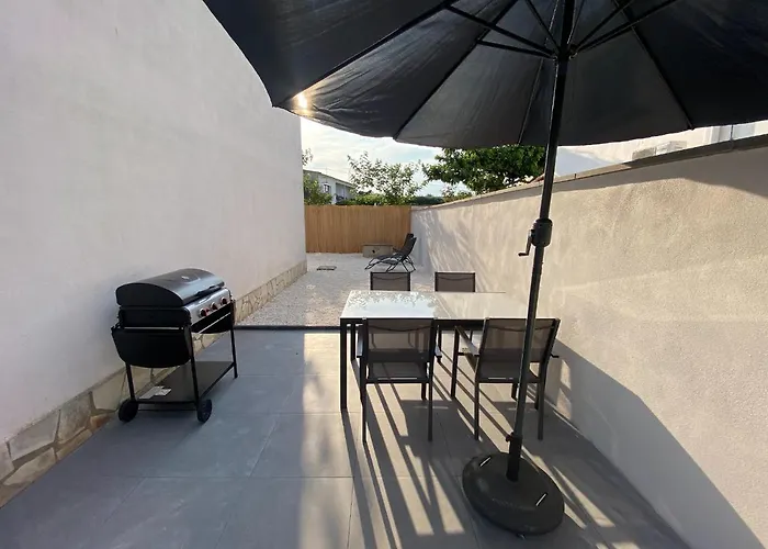 Petite Maison Semesterbostad *